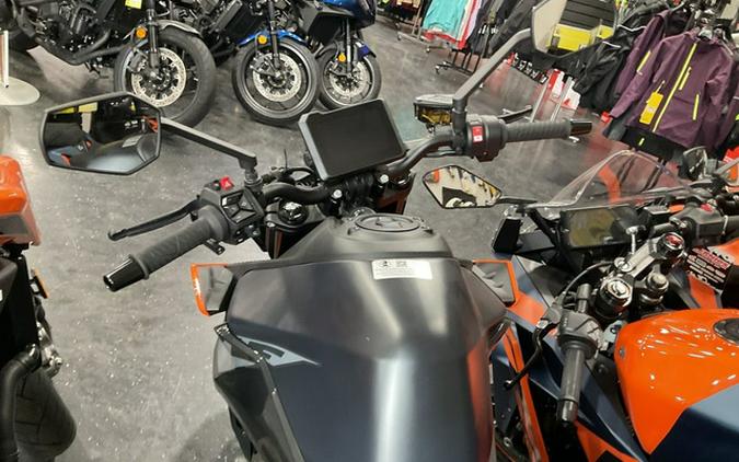 2024 KTM Duke 990
