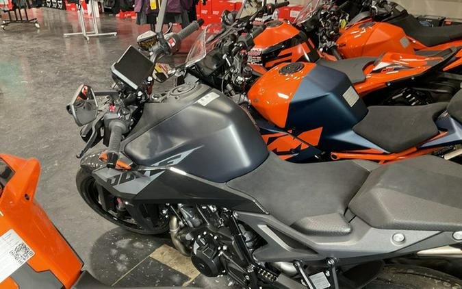 2024 KTM Duke 990