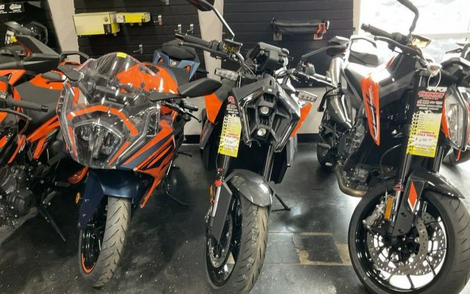 2024 KTM Duke 990