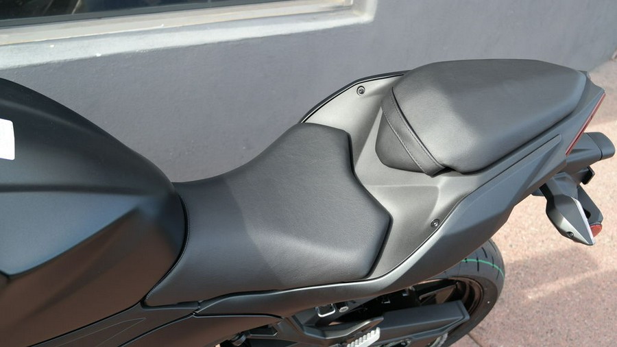 2026 Kawasaki Ninja® 500 Metallic Flat Spark Black