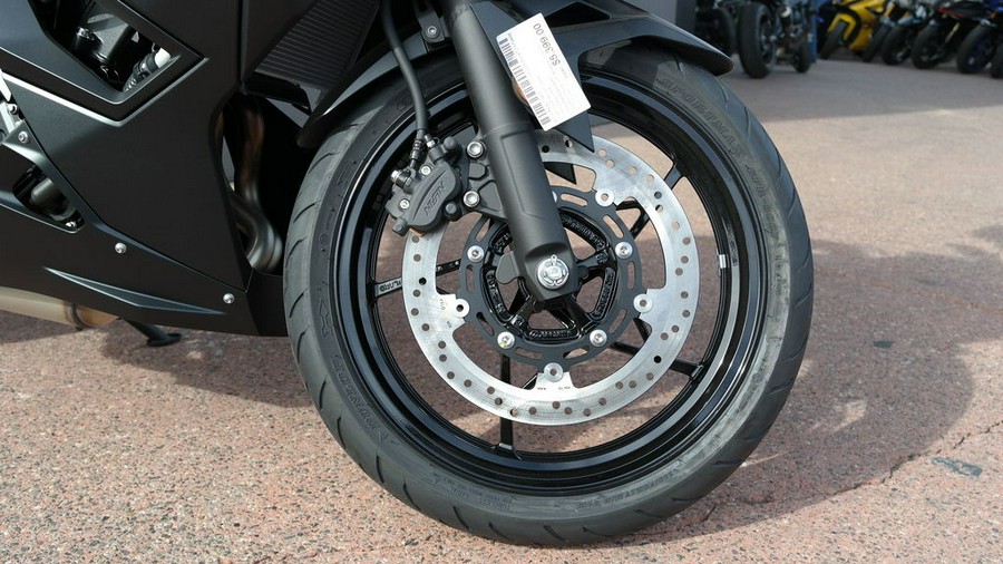 2026 Kawasaki Ninja® 500 Metallic Flat Spark Black