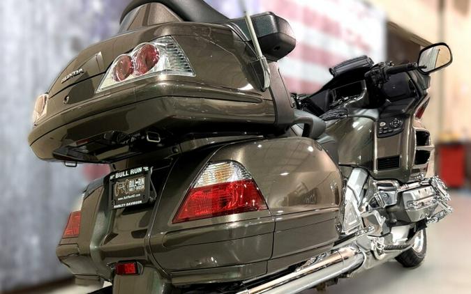 2010 Honda Gold Wing Audio / Comfort / Navi / XM / ABS (GL18HPNAM)