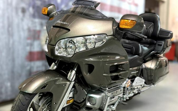 2010 Honda Gold Wing Audio / Comfort / Navi / XM / ABS (GL18HPNAM)