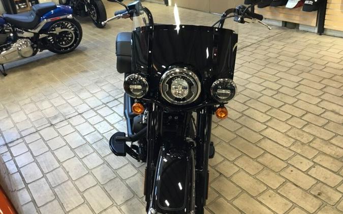 2024 Harley-Davidson® Heritage Classic Vivid Black - Black Finish