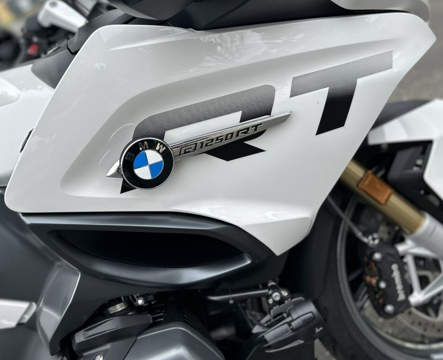 2024 BMW R 1250 RT Alpine White 3