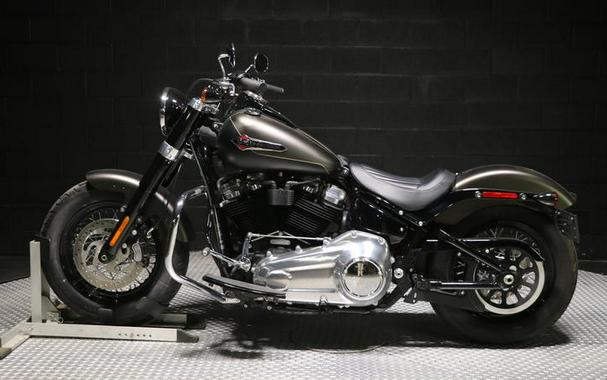 2021 Harley-Davidson® FLSL - Softail Slim®