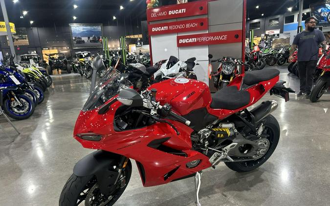 2026 Ducati PANIGALE V2 896