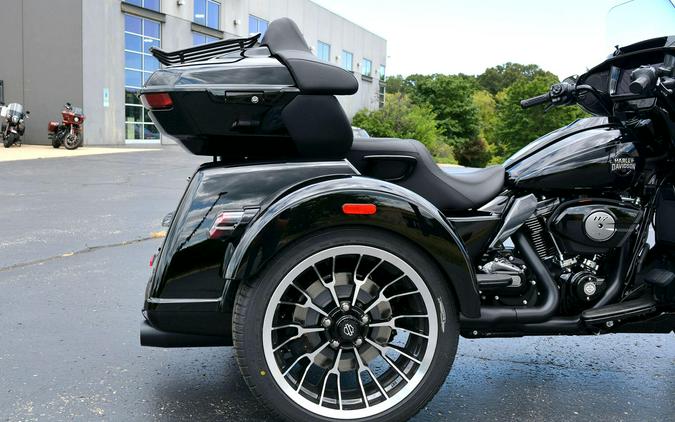 2026 Harley-Davidson® Street Glide 3 Limited Vivid Black Black Trim