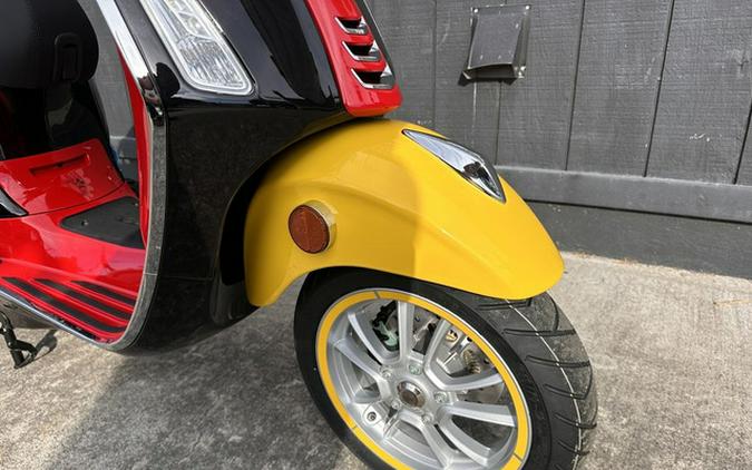 2023 Vespa Primavera 150 Disney Mickey Mouse Edition