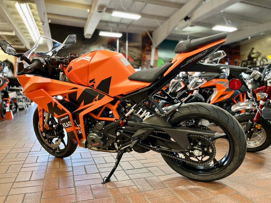 2023 KTM RC 390