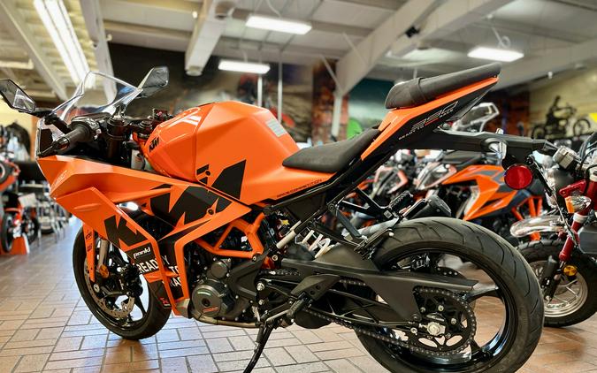 2023 KTM RC 390