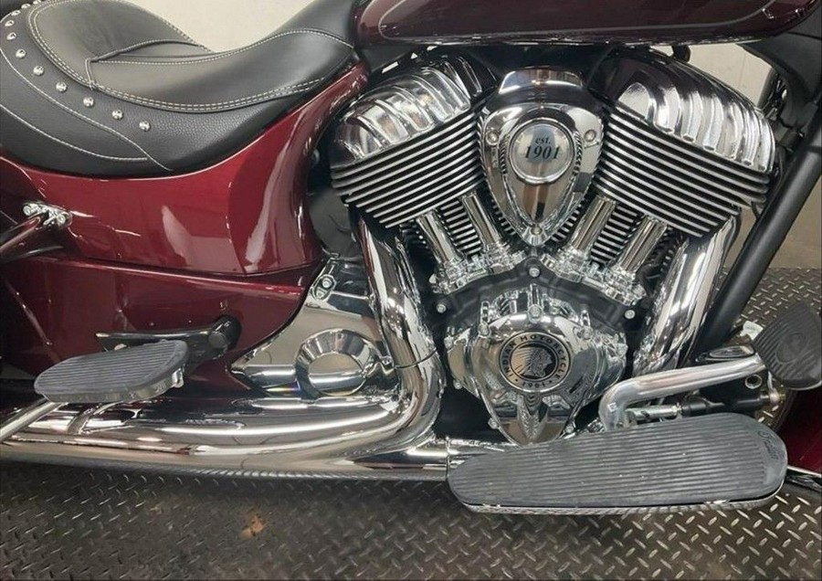 2022 Indian Motorcycle® Springfield® Maroon Metallic/Crimson Metallic