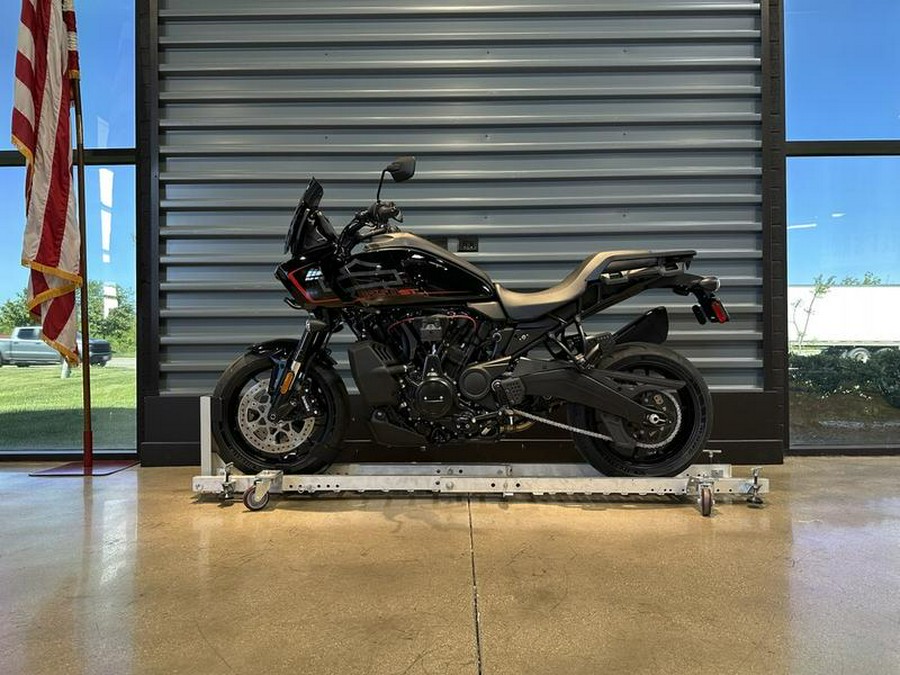 2025 Harley-Davidson® RA1250ST - Pan America® 1250 ST