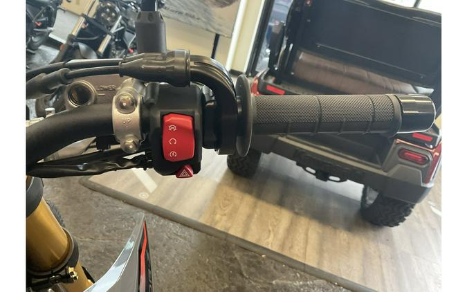 2025 Suzuki DR-Z 4S Base