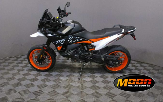 2024 KTM 890 SMT