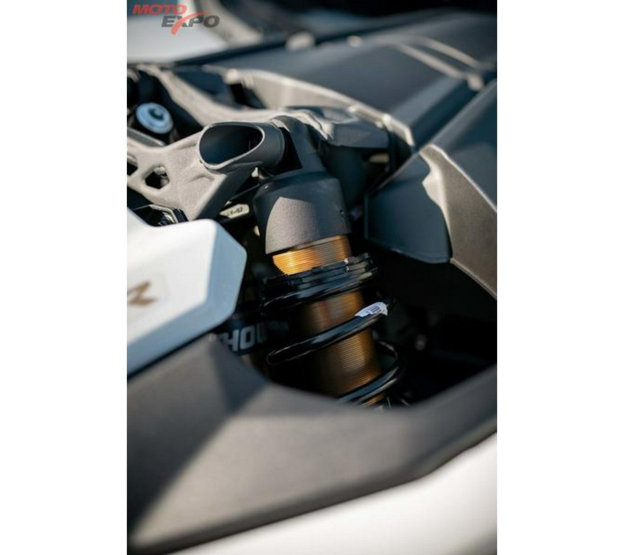 2024 Can-Am® Maverick X3 DS Turbo Catalyst Gray