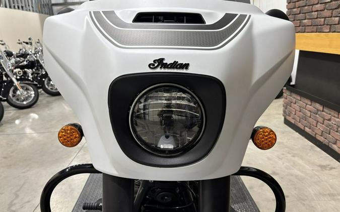 2024 Indian Motorcycle® Chieftain® Dark Horse® w/Powerband Audio Pkg Ghost White Metallic Smoke wit