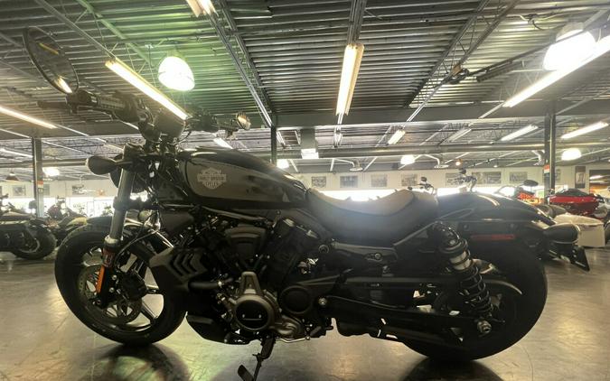 2024 Harley-Davidson Nightster™ Vivid Black RH975