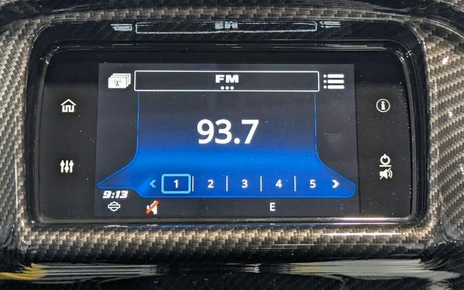 2023 Harley-Davidson® Road Glide® Special Atlas Silver Metallic - Black Finish