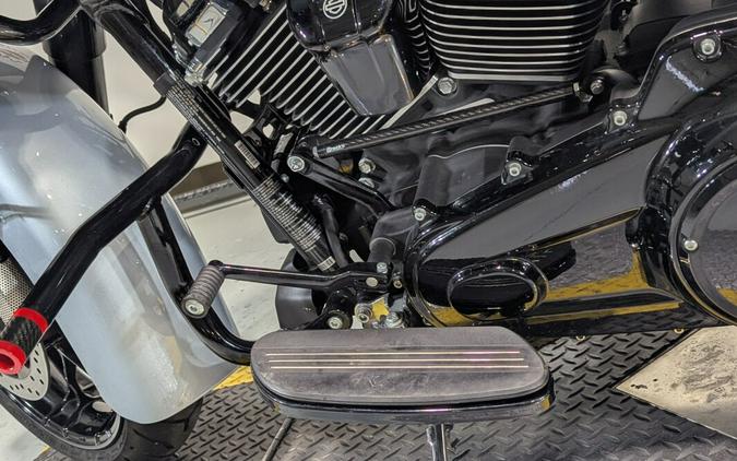 2023 Harley-Davidson® Road Glide® Special Atlas Silver Metallic - Black Finish