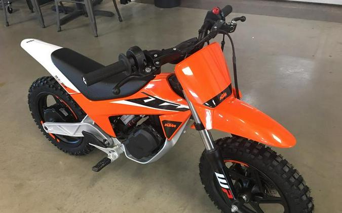 FIRST LOOK! THE ALUMINUM FRAMED 2024 KTM SX-E 2 IS COMING SOON