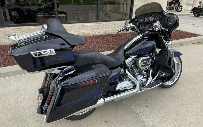 2016 Harley-Davidson® FLHXSE - CVO™ Street Glide®