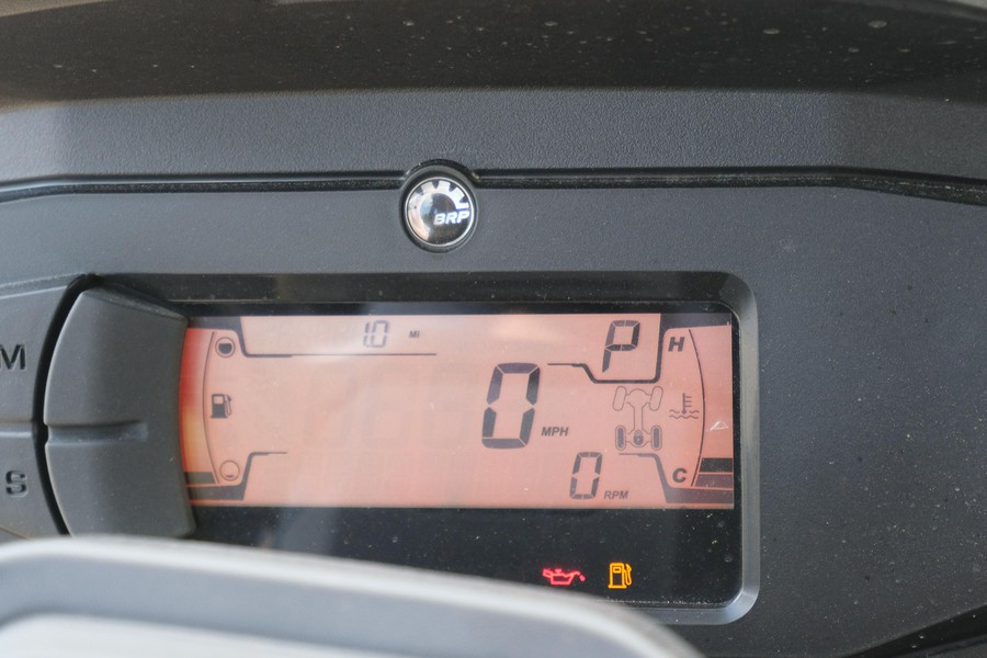 2025 CAN-AM DEFENDER MAX XT HD10