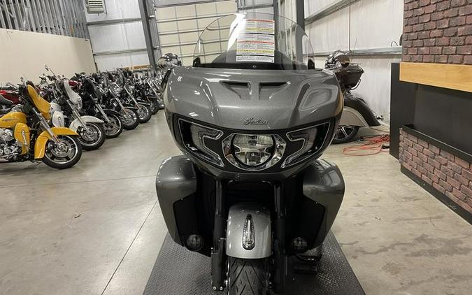 2024 Indian Motorcycle® Pursuit® Limited® with PowerBand Audio Package Titanium/Black Metallic