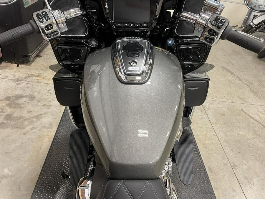 2024 Indian Motorcycle® Pursuit® Limited® with PowerBand Audio Package Titanium/Black Metallic