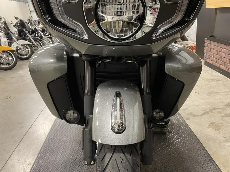 2024 Indian Motorcycle® Pursuit® Limited® with PowerBand Audio Package Titanium/Black Metallic