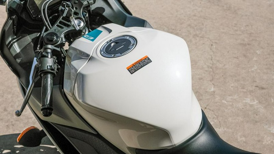 New 2024 YAMAHA YZFR3 ABS VIVID WHITE