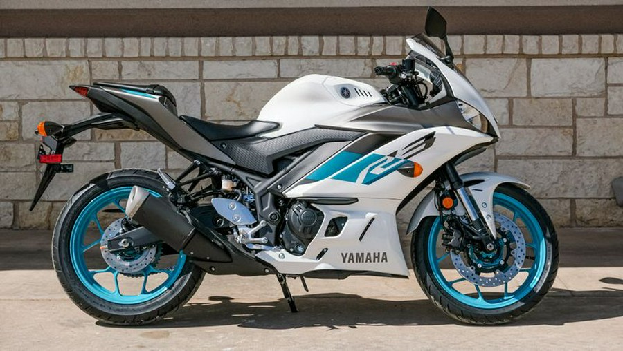 New 2024 YAMAHA YZFR3 ABS VIVID WHITE