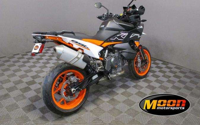 2024 KTM 890 SMT