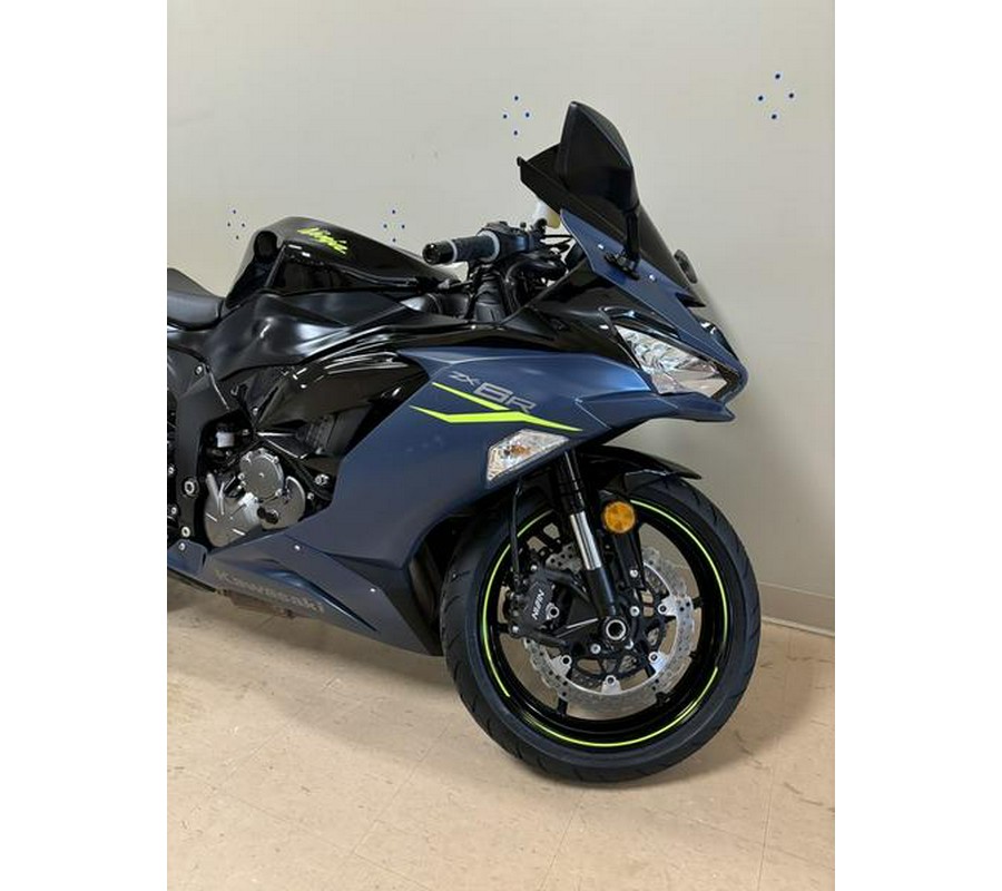 2023 Kawasaki Ninja® ZX™-6R Metallic Matte Twilight Blue/Metallic Diablo Black