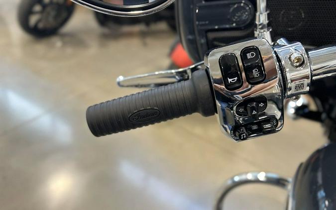 2025 Indian Motorcycle® Chieftain® Limited w/PowerBand Audio Blue Dusk