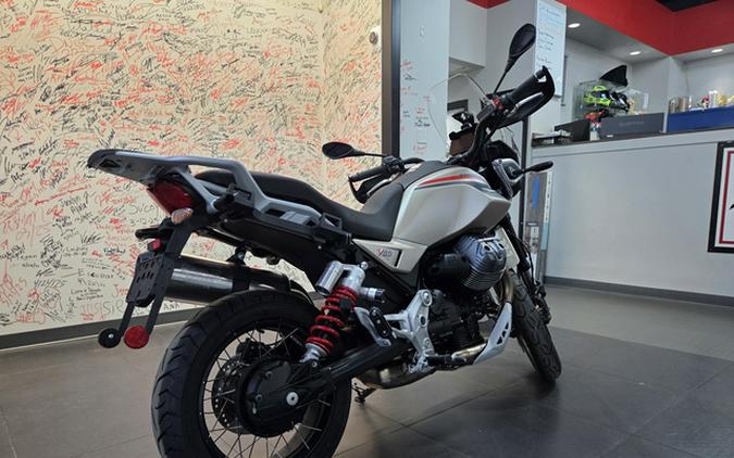 2025 Moto Guzzi V85 TT Travel