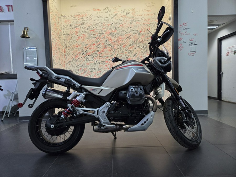 2025 Moto Guzzi V85 TT Travel