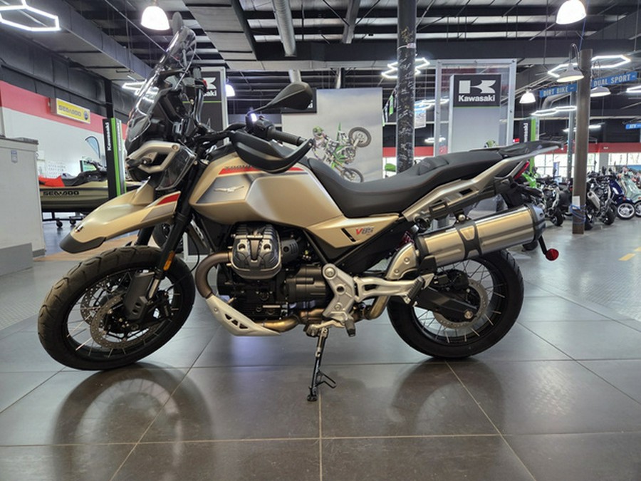 2025 Moto Guzzi V85 TT Travel