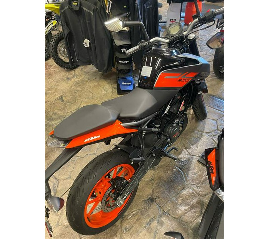 2023 KTM 200 Duke