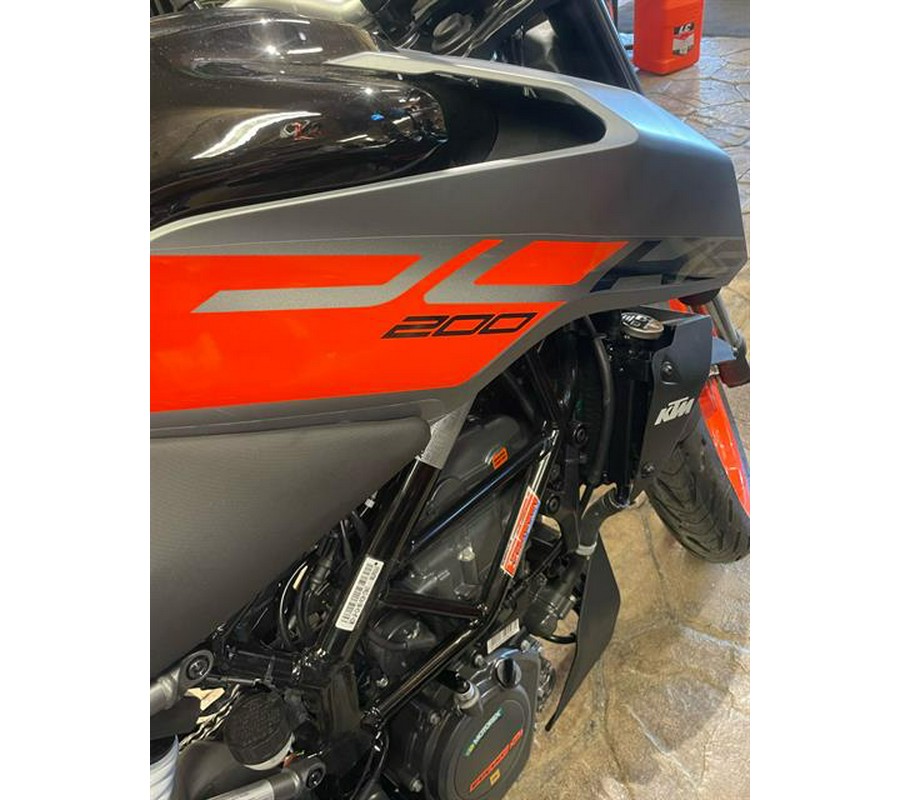 2023 KTM 200 Duke