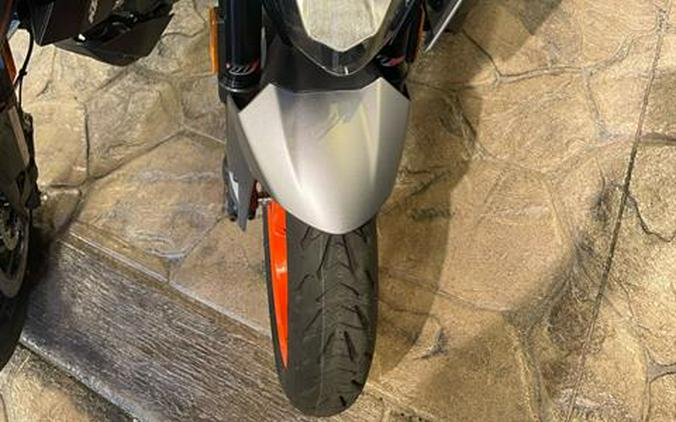 2023 KTM 200 Duke