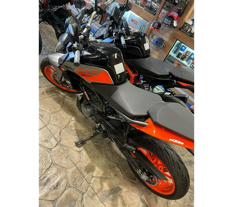 2023 KTM 200 Duke