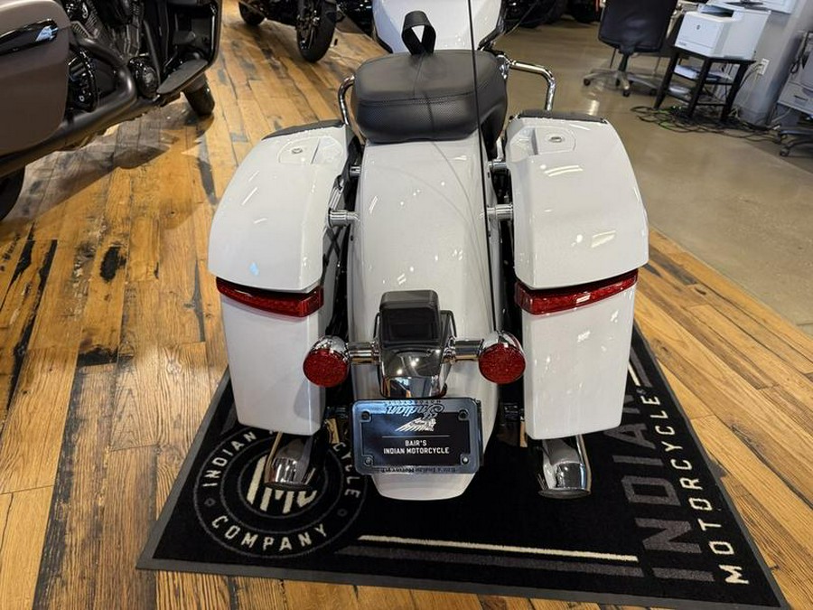 2025 Indian Motorcycle® Challenger® Limited 112 w/PowerBand Audio Ghost White Metallic with Black M