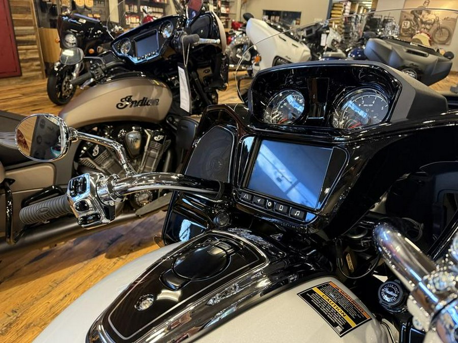 2025 Indian Motorcycle® Challenger® Limited 112 w/PowerBand Audio Ghost White Metallic with Black M