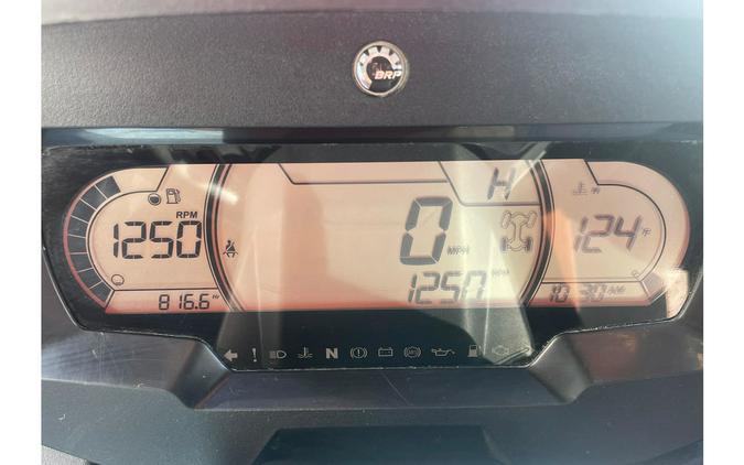 2024 Can-Am Defender Limited HD10