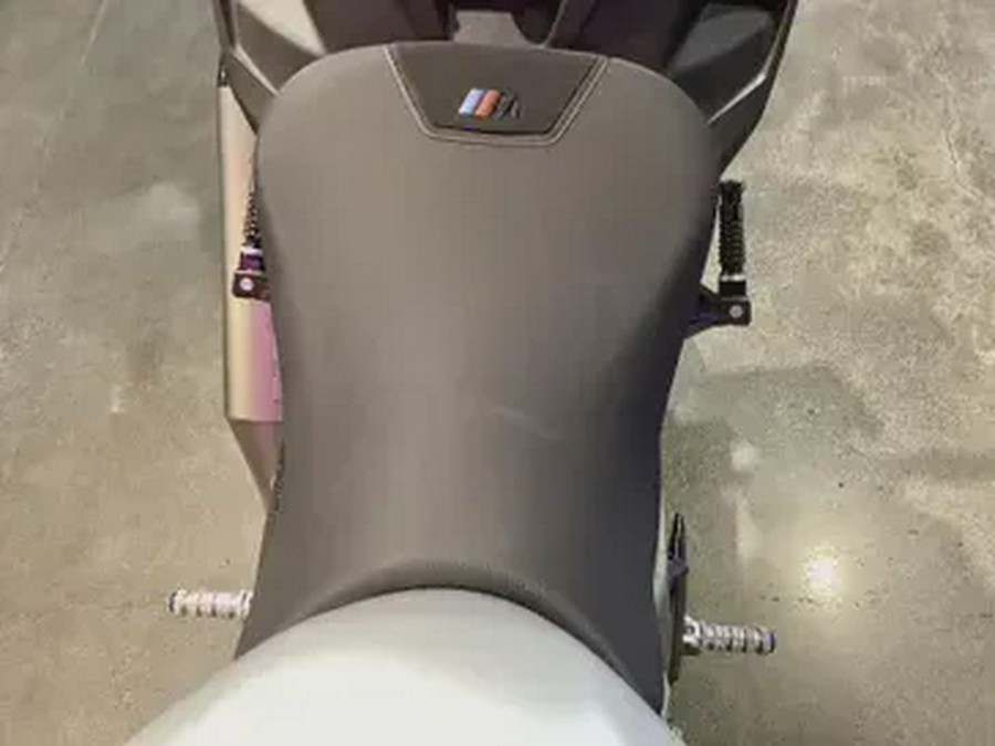 2026 BMW M 1000 R