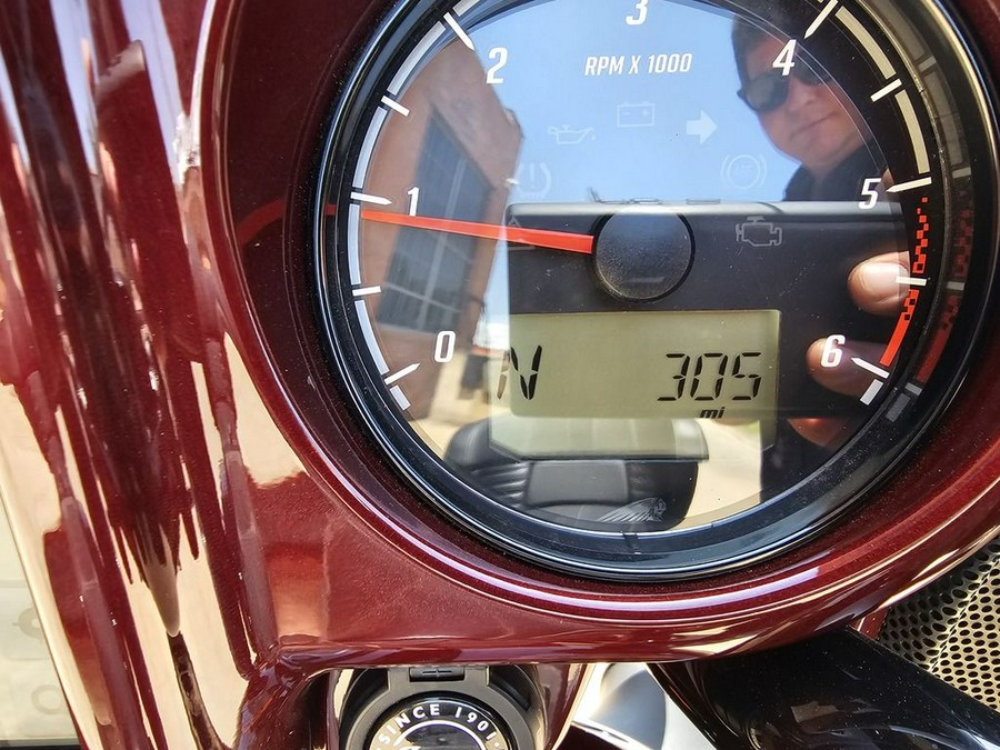 2024 Indian Motorcycle® Roadmaster® Dark Horse® with PowerBand Audio Package