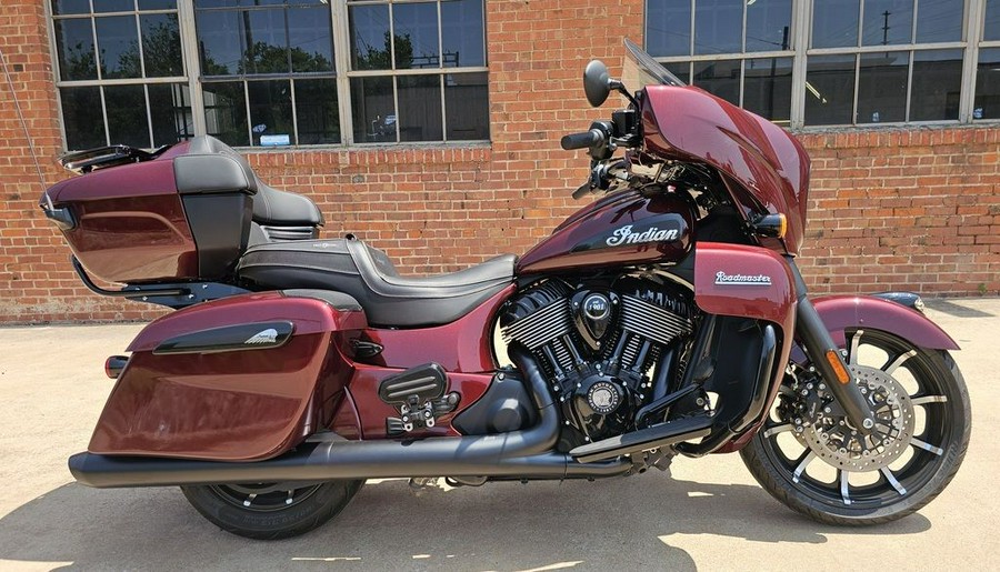 2024 Indian Motorcycle® Roadmaster® Dark Horse® with PowerBand Audio Package