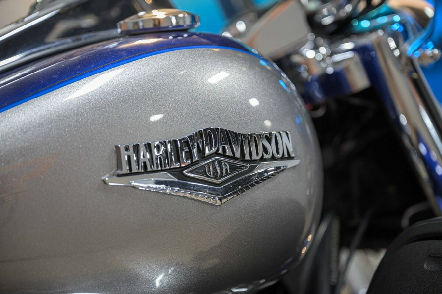 2017 Harley-Davidson Road King Grand American Touring FLHR