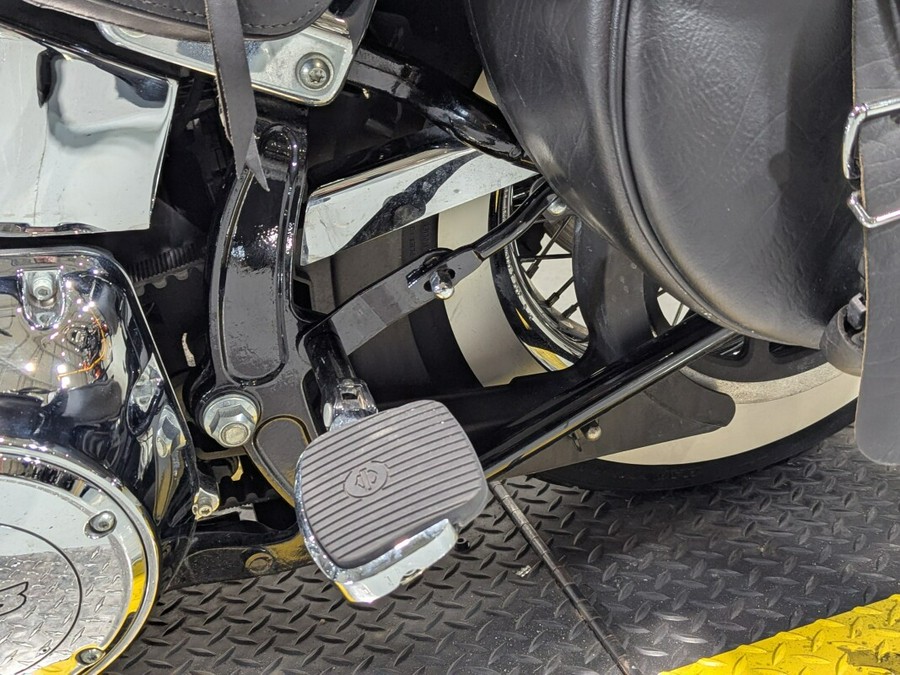 2017 Harley-Davidson® Heritage Softail® Classic Black Quartz